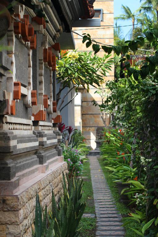 Lotus Tirta Seminyak Hotel Exterior photo